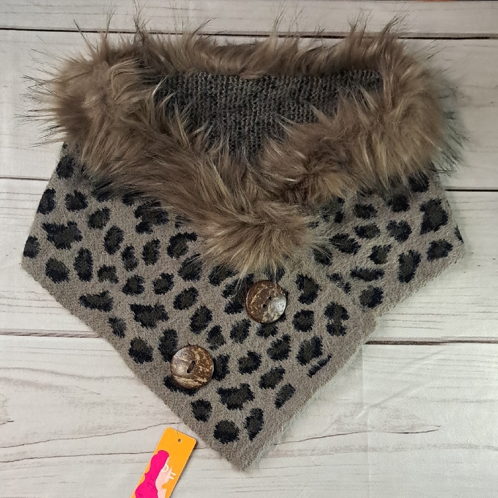 Leopard Print Knit Neck Gaiter Scarf with Faux Fur Trim